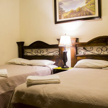 Dionisio Inn Antigua Bagian luar foto
