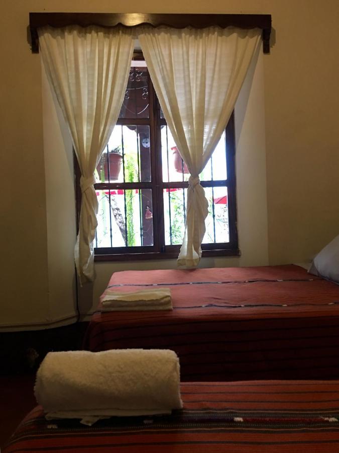 Dionisio Inn Antigua Bagian luar foto