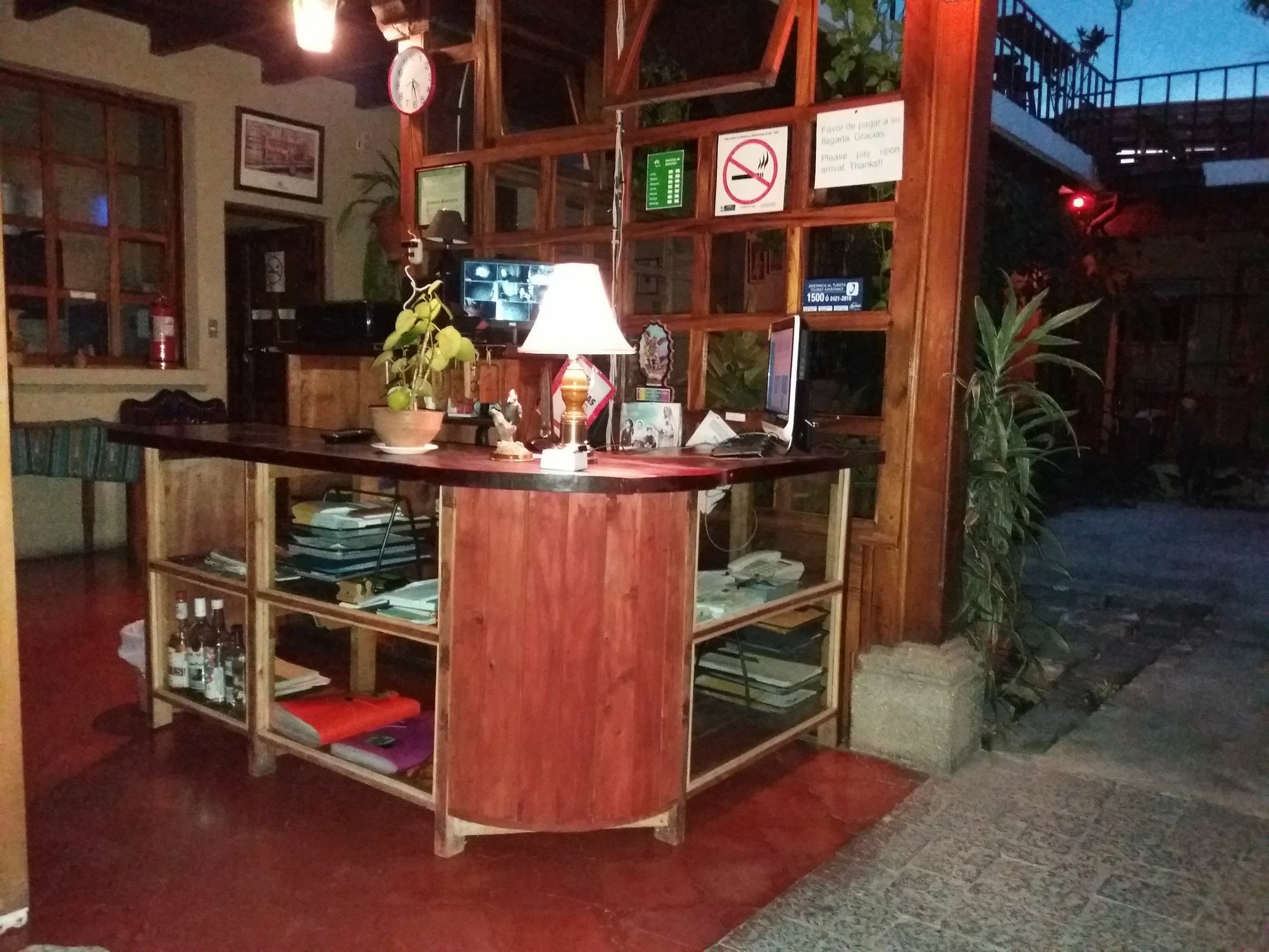 Dionisio Inn Antigua Bagian luar foto