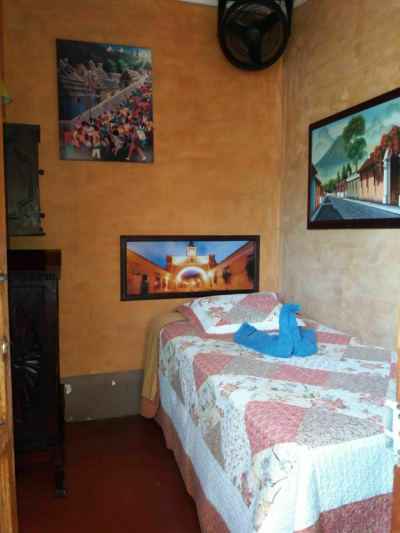 Dionisio Inn Antigua Bagian luar foto