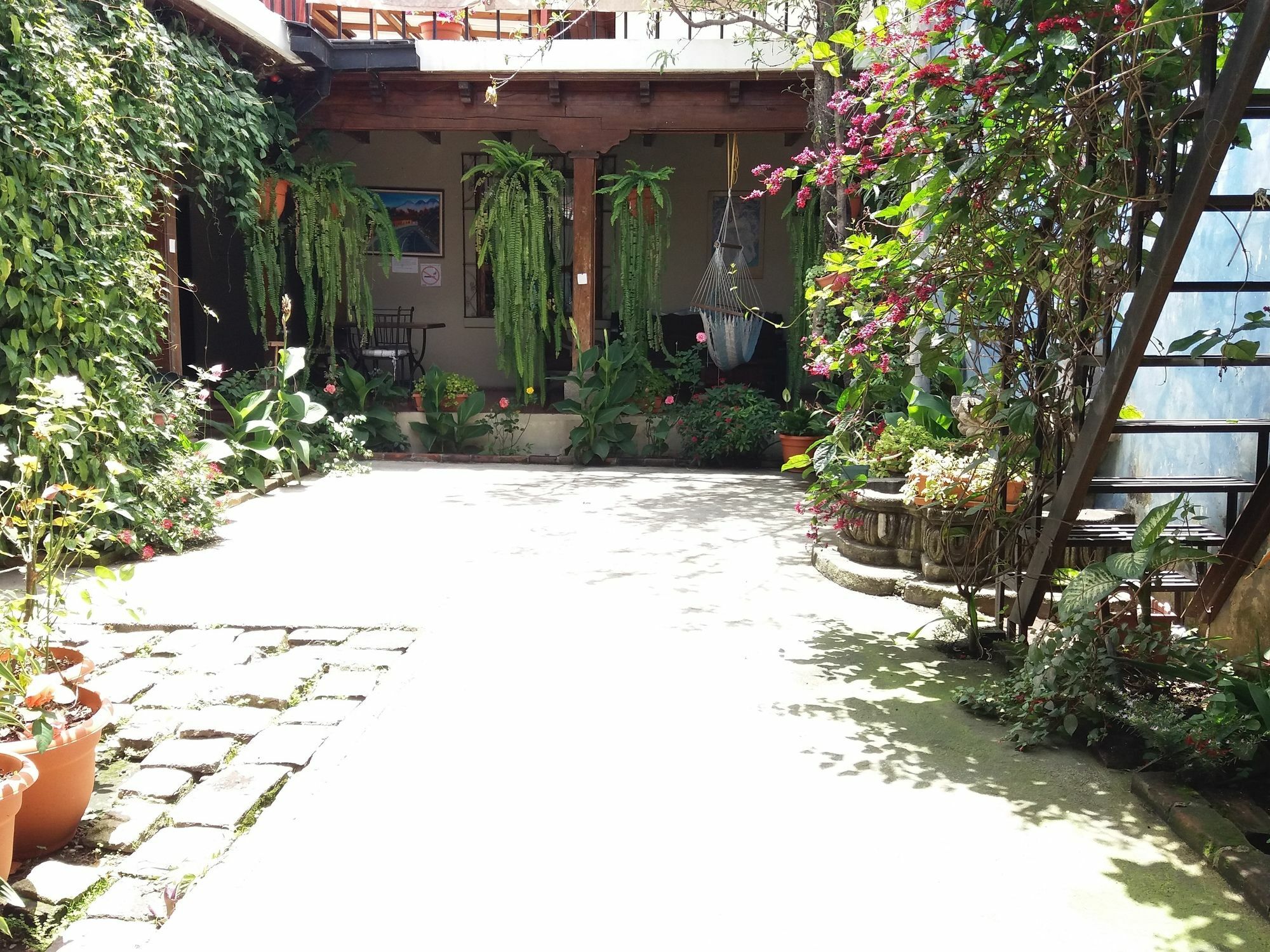 Dionisio Inn Antigua Bagian luar foto