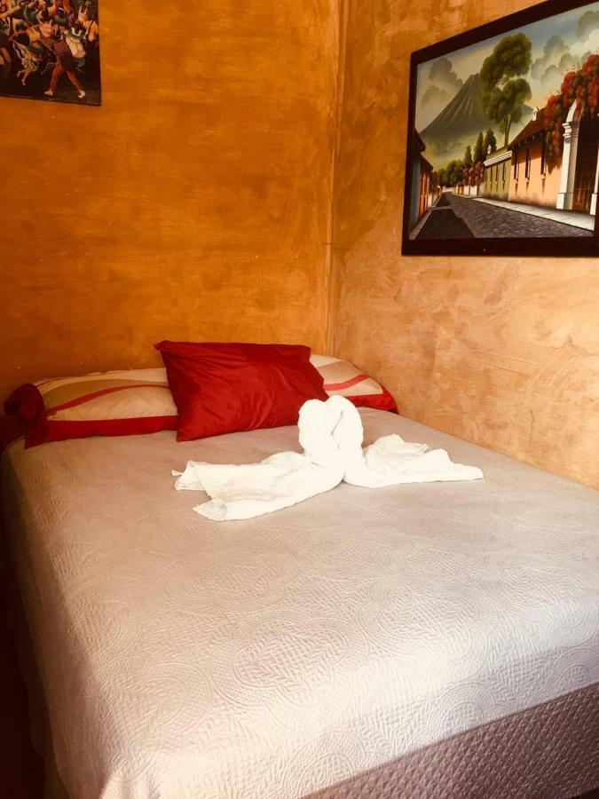 Dionisio Inn Antigua Bagian luar foto