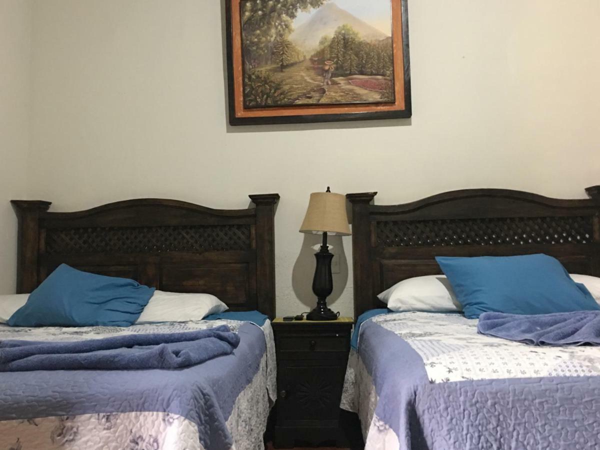 Dionisio Inn Antigua Bagian luar foto