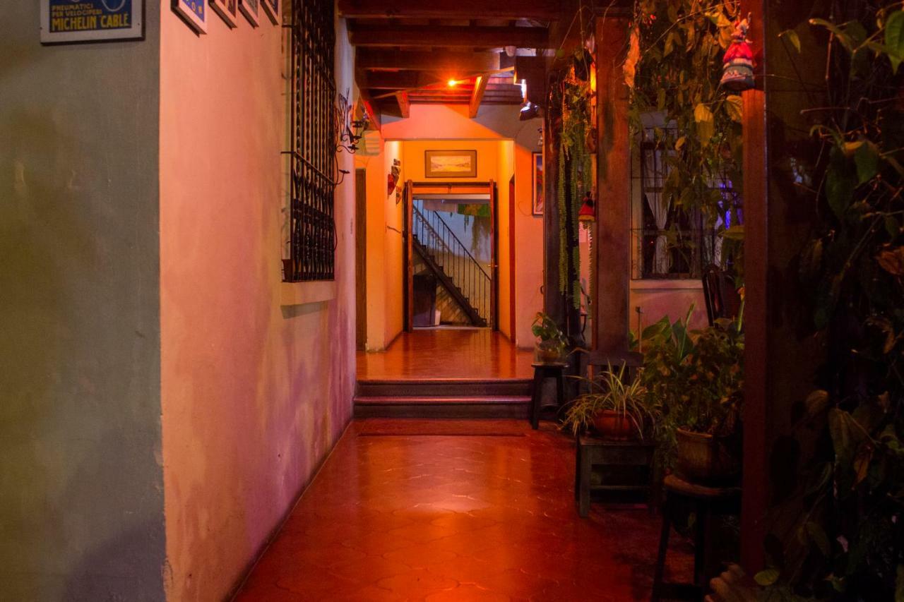 Dionisio Inn Antigua Bagian luar foto
