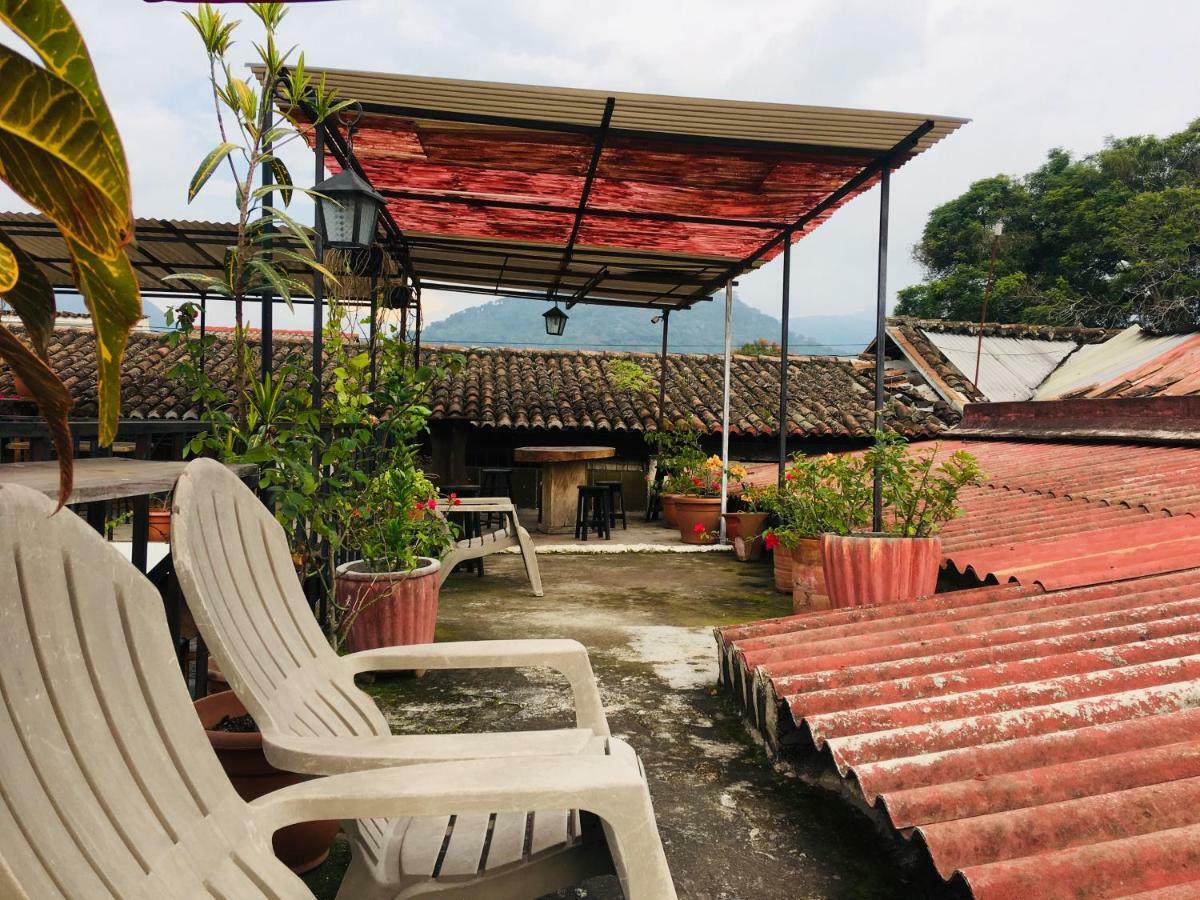 Dionisio Inn Antigua Bagian luar foto